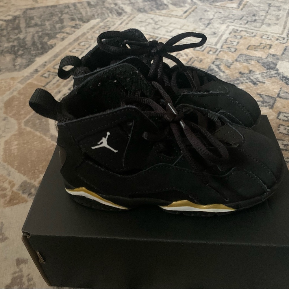 Jordan True Flight toddler sneaker